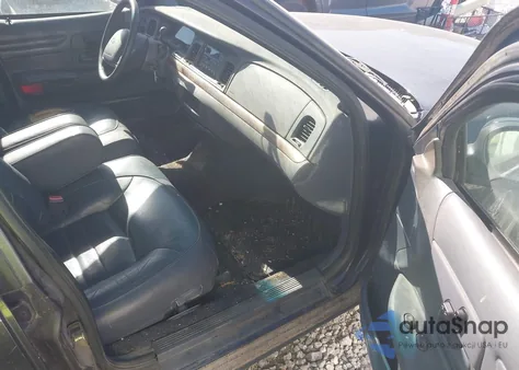 2001 Ford Crown Victoria Lx z USA, uszkodzony, nr VIN 2FAFP74W31X134040